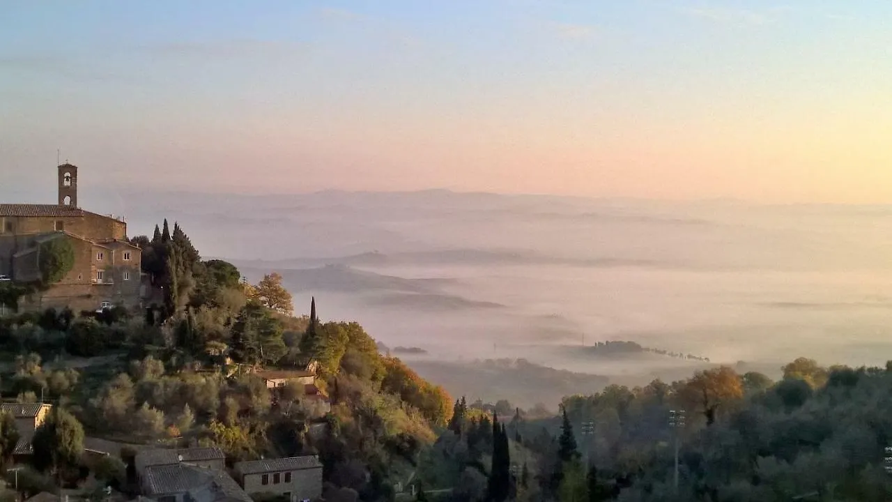 Tuscany View Montalcino 3*,